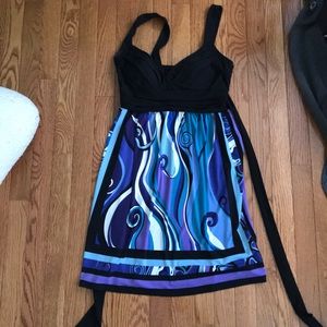 Cute, patterned dress with black top